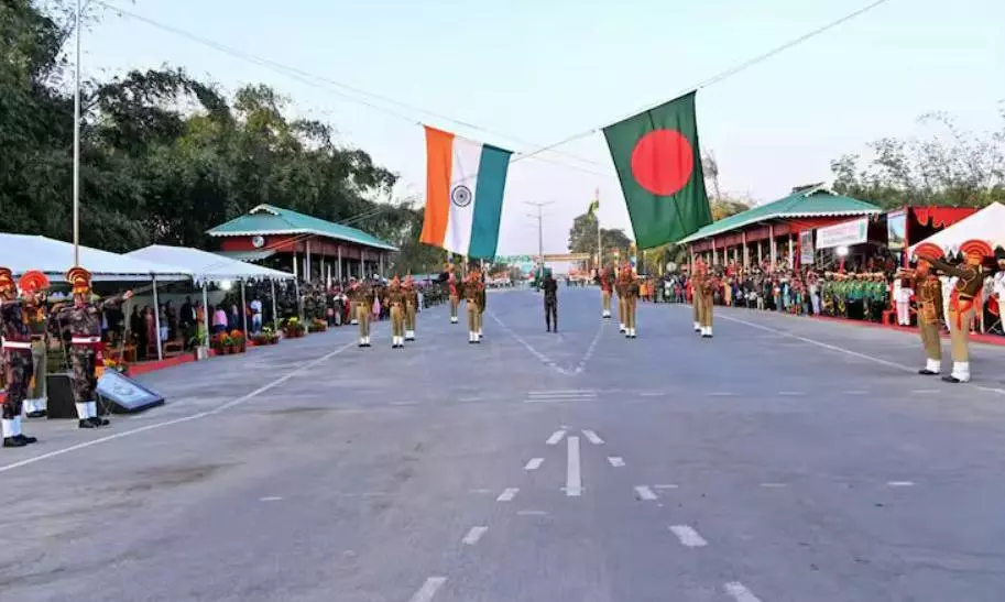 बॉर्डर पर फायरिंग को लेकर भारत-बांग्लादेश के बीच बढ़ी टेंशन, भारतीय उच्चायुक्त ने युनूस सरकार को दिया दो टूक जवाब